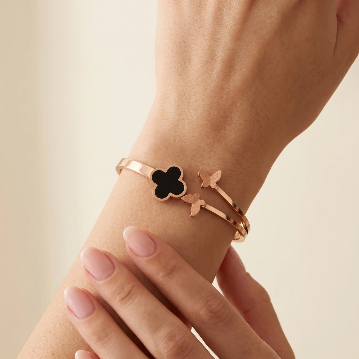 Flutter Noir Clover Rose Gold Bracelet